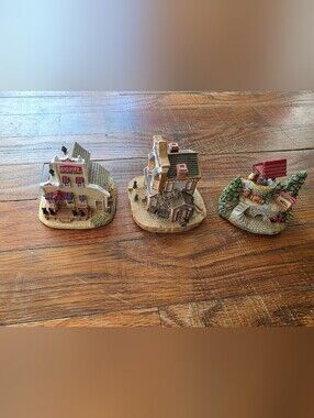 Miniature Holiday Village House Figurine Liberty Falls Collection